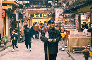 直击广州暴雨，多个地铁站人群滞留